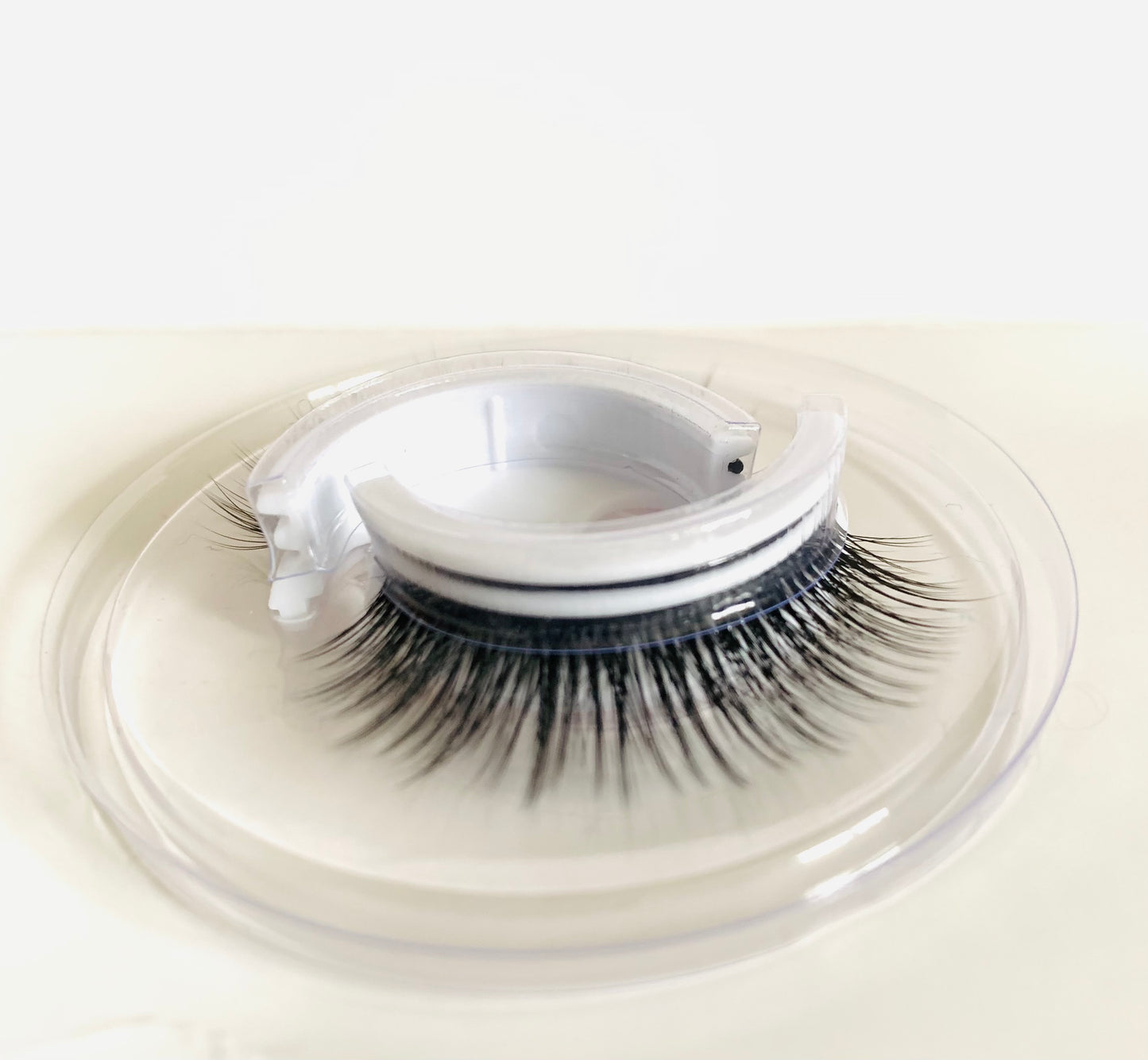 Self Adhesive Lashes - No Glue No Eyeliner