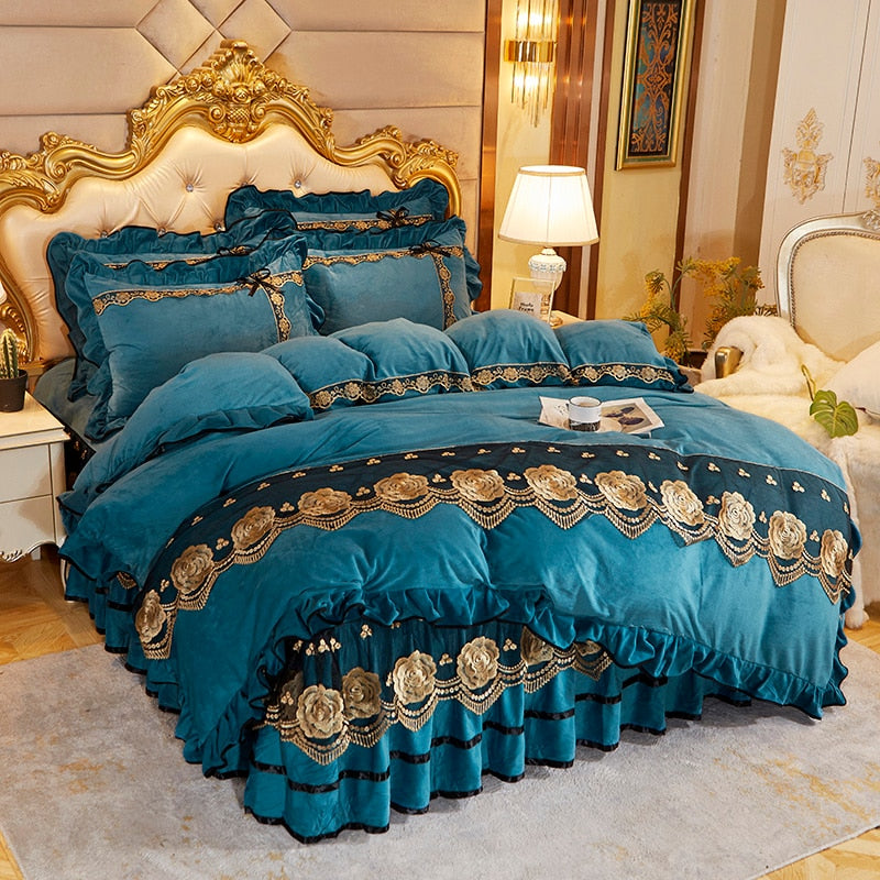 NEW: A True Princess Style Lace Bedding Set Queen or King 3 Piece Set