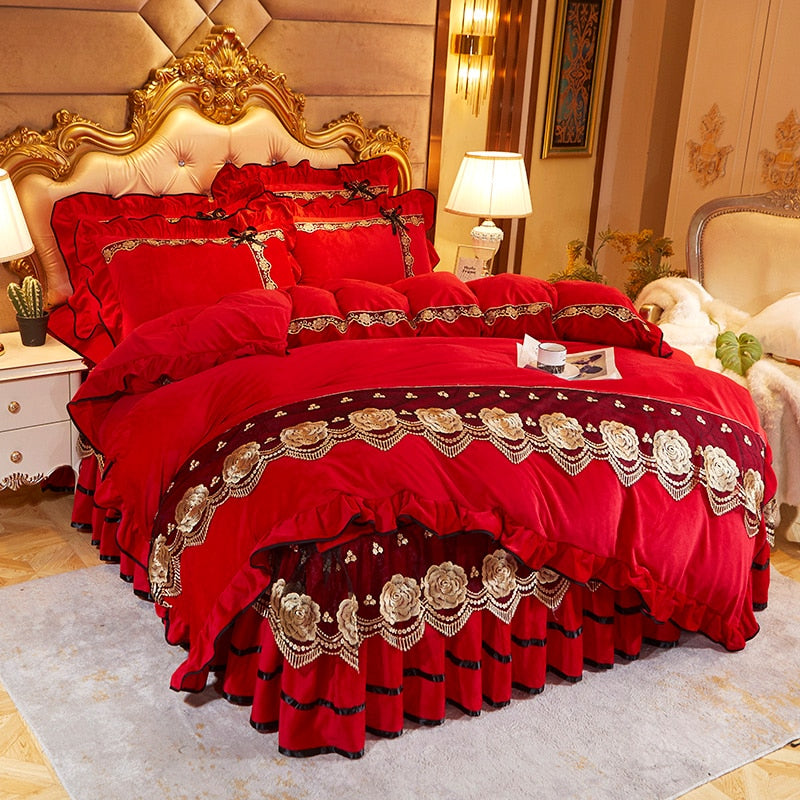 NEW: A True Princess Style Lace Bedding Set Queen or King 3 Piece Set