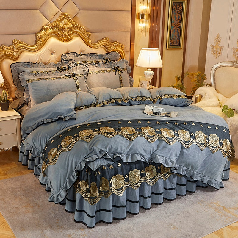 NEW: A True Princess Style Lace Bedding Set Queen or King 3 Piece Set