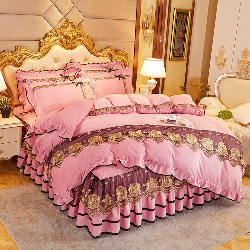 NEW: A True Princess Style Lace Bedding Set Queen or King 3 Piece Set