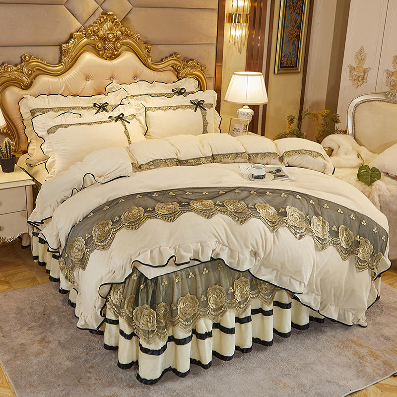 NEW: A True Princess Style Lace Bedding Set Queen or King 3 Piece Set