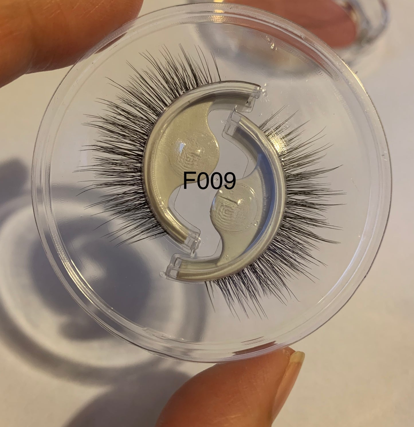 Self Adhesive Lashes - No Glue No Eyeliner